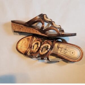 LIFESTRIDE Womens Bronze Wedge Sandal Size 5, Worn 1X